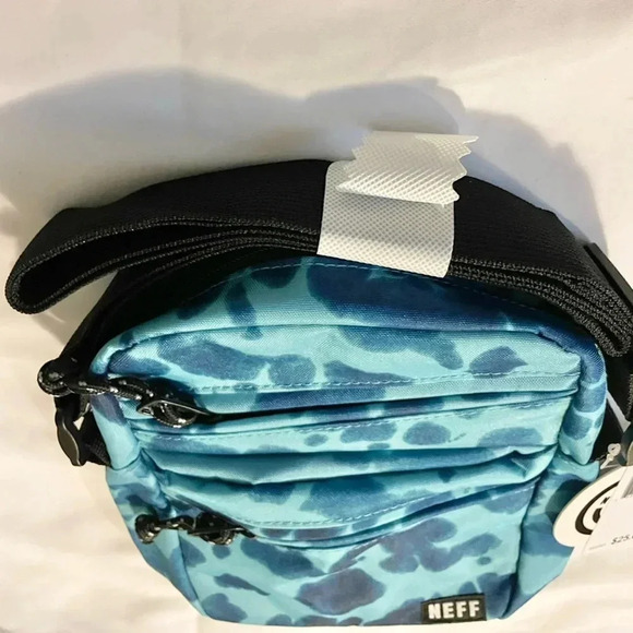 Neff Momentum Crossbody  Bag - NWT  Blue &  Blue bag width 8 “NWT - Picture 5 of 5